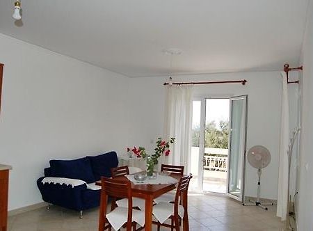 Villa Vourda Marathókampos Pokoj fotografie